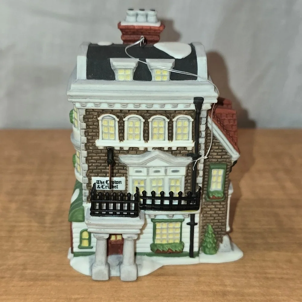 Department 56 Sir‎ John Falstaff Inn 1995 Collectors Edition Christmas Ornament